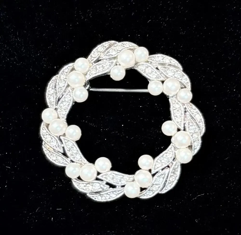 Vintage Silver-Tone Leaf Wreath Brooch with Faux Pearls | Mid-Century Circle Pin